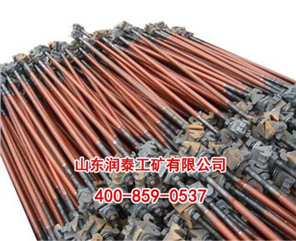 軌距拉桿在道岔上使用較多,可防止道軌的縱向拉伸,保持軌距。